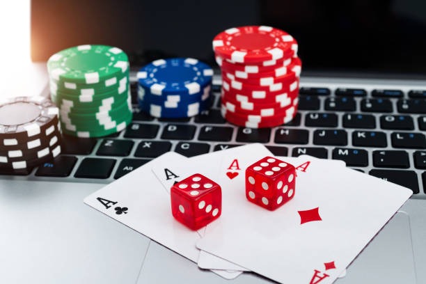 master333 mobile app home screen showing live-dealer tables and sports markets